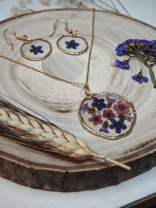Set Collar y Pendientes con Flores Naturales en Resina - Imagen 2