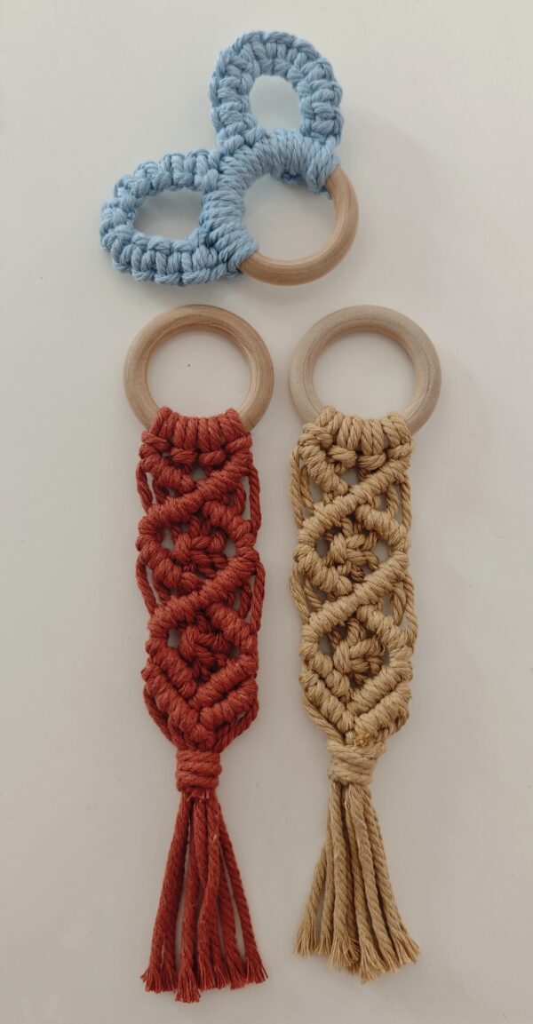 Mordedor de Macramé para Bebé con Aro de Madera Natural