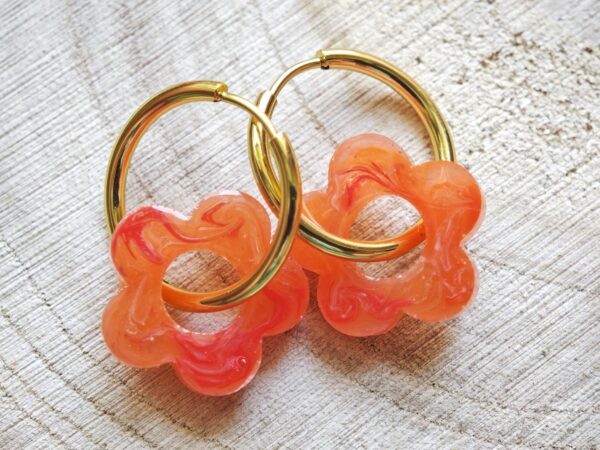 Pendientes de Resina en Forma de Flor - Imagen 2